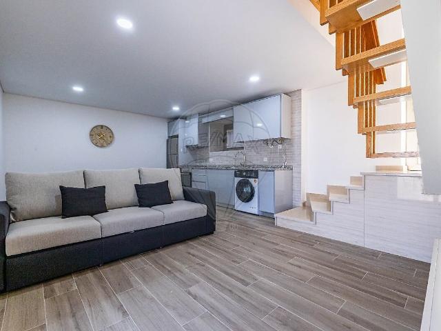 Moradia T1 à venda em Serro Ventoso, Porto de Mós RE/MAX Portugal