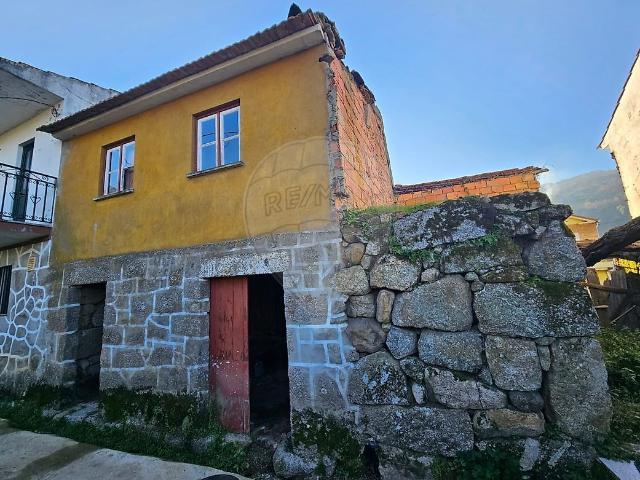 Moradia T1 à venda em Paus, Resende RE/MAX Portugal