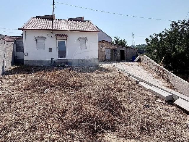 Moradia T1 à venda em Parceiros e Azoia, Leiria RE/MAX Portugal