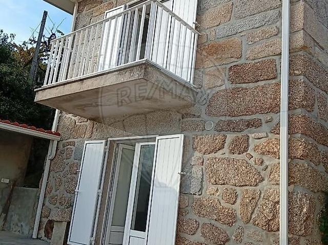 Moradia T1 à venda em Paredes de Viadores e Manhuncelos, Marco de Canaveses RE/MAX Portugal