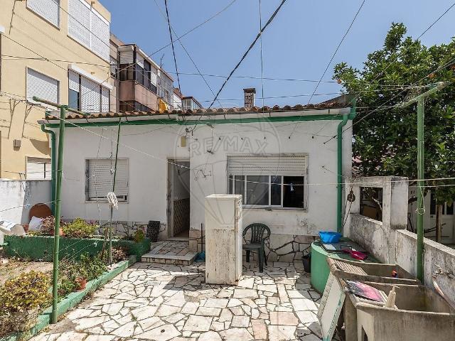 Moradia T1 à venda em Quinta da Lomba