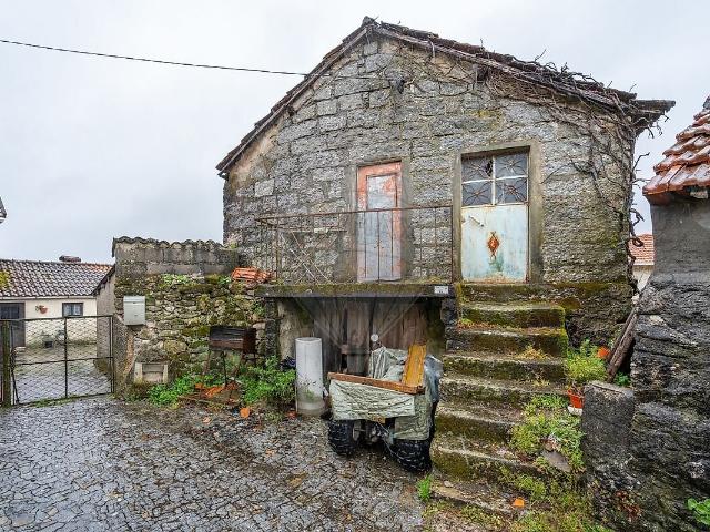 Moradia T1 à venda em Ruivães e Campos, Vieira do Minho RE/MAX Portugal