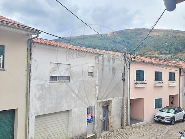 Moradia T1 à venda em Torre de Moncorvo, Torre de Moncorvo RE/MAX Portugal