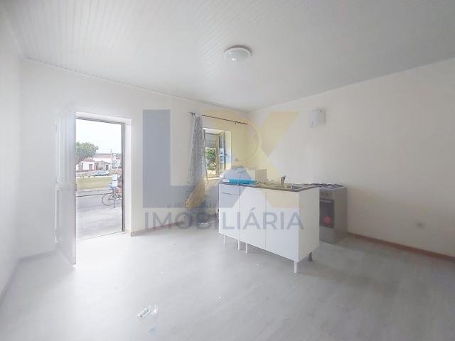 Moradia T1 de vila em Aradas para arrendar!