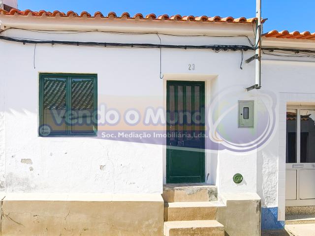 Moradia T1 em Mora MOR103