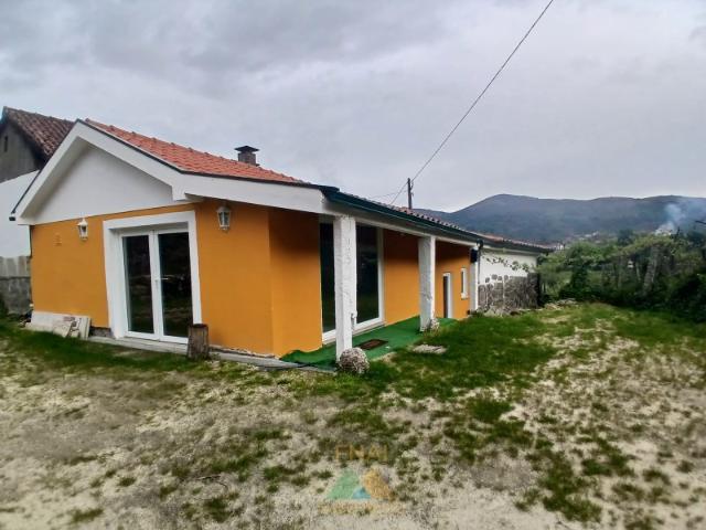 Moradia T1 em Azias Ponte Barca