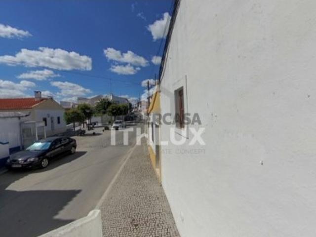 Moradia T1 em Assunção, Ajuda, Salvador e Santo Ildefonso