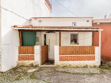 Moradia T1 em Bucelas, Loures Oportunidade Única!