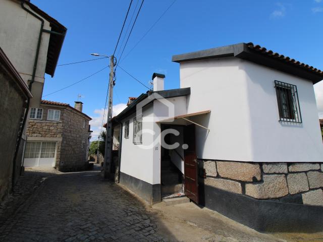 Moradia T1 em localidade a escassos minutos do centro da cidade