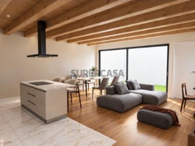 Moradia T1 em Santa Marinha