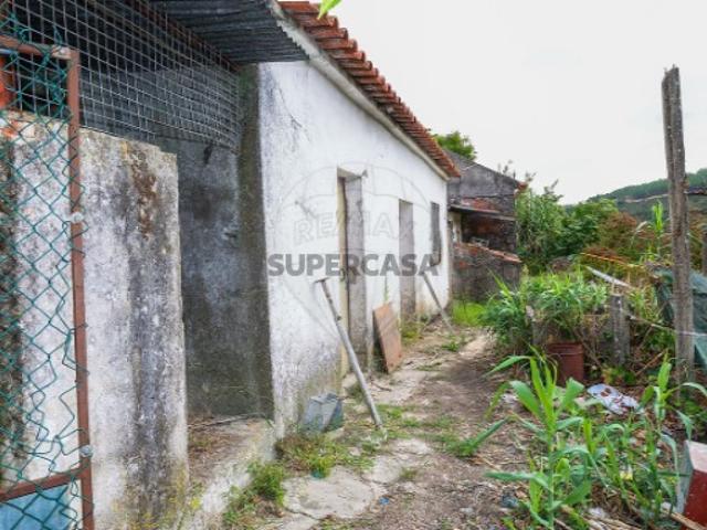 Moradia T1 em Santiago dos Velhos