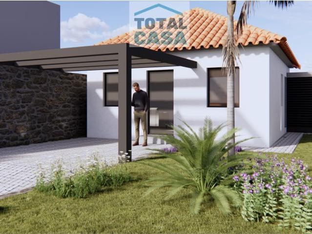 Moradia T1 + Escritório no Centro Histórico de Darque Nova Construção