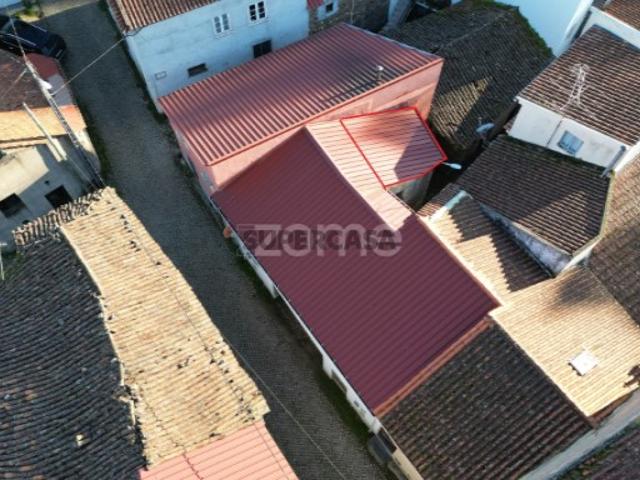 Moradia T1 para recuperar no Casal de São José em ARGANIL
