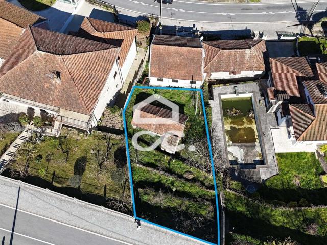 Moradia para Remodelação com Vista Montanha