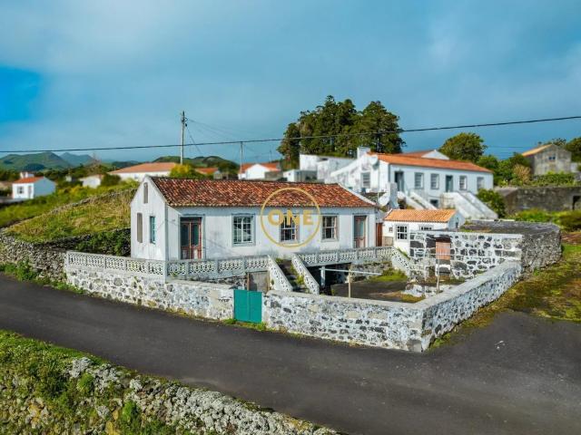 Moradia T1 Vista Mar – Excelente Potencial de Investimento