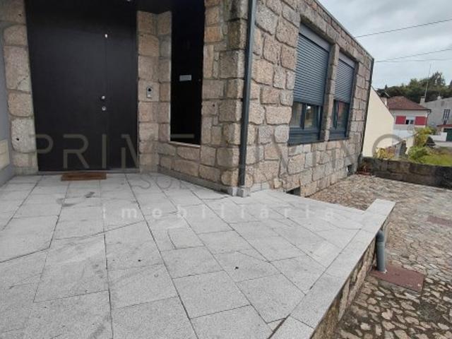 Moradia T2+1 Totalmente Renovada com Garagem | Areia, Árvore Vila do Conde