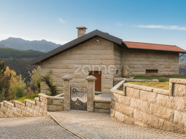 Moradia T2+1, vista Serra, em Salamonde