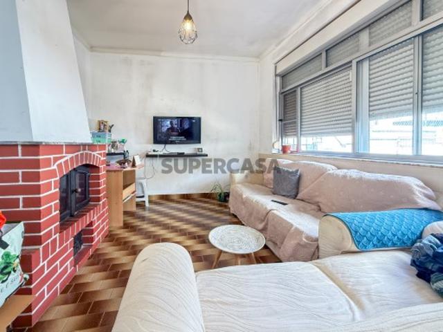 Moradia T2+1 c/ Quintal e Garagem, zona norte do Entroncamento