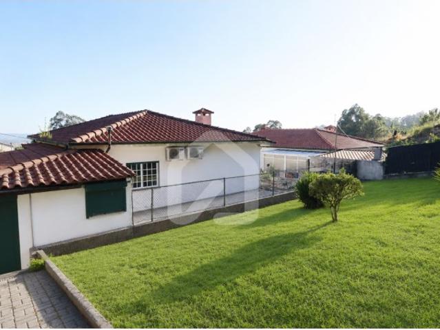 Moradia T2+1 com 512 m² de terreno em Vale S. Cosme