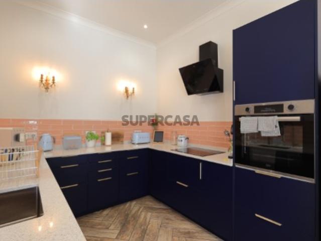 Moradia T2+1 com Garagem e Quintal em Olhão