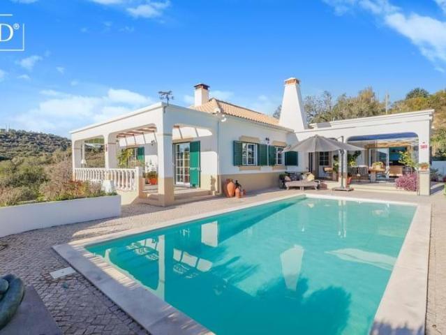 Moradia T2+1 com piscina de água salgada e encantadoras vist. 200m² Santa catarina da fonte do bispo