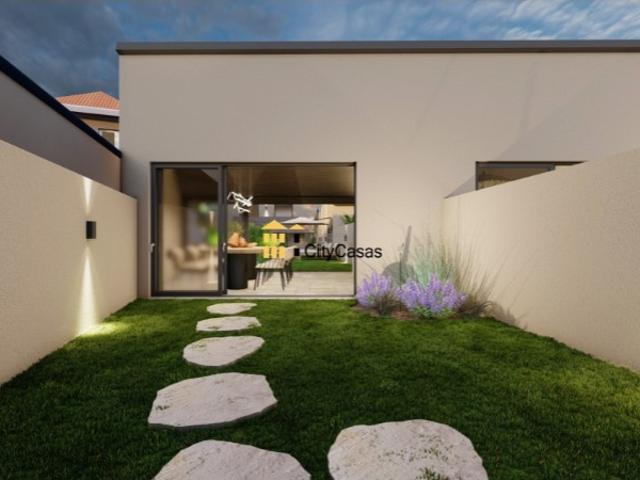 Moradia T2+1 com Piscina | Leça do Balio