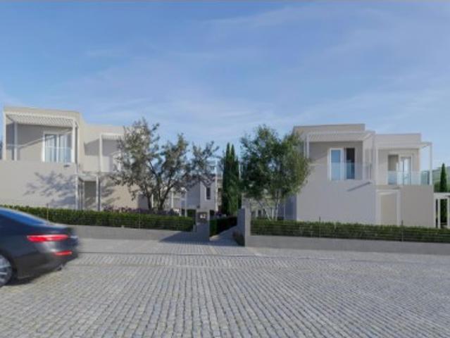 Moradia T2+1 com Piscina Privativa e Integração com o Campo de Golfe