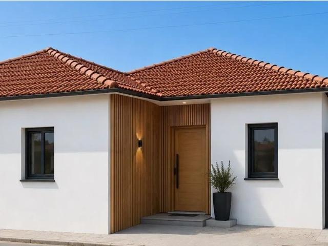 Moradia T2+1 de rés do chão, com logradouro, a cerca de 8km. 140m² Coimbrão