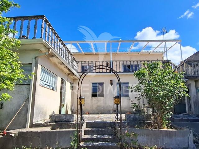 Moradia T2+1,Garagem,Anexos,Arneiro das Milhariças, Santarém