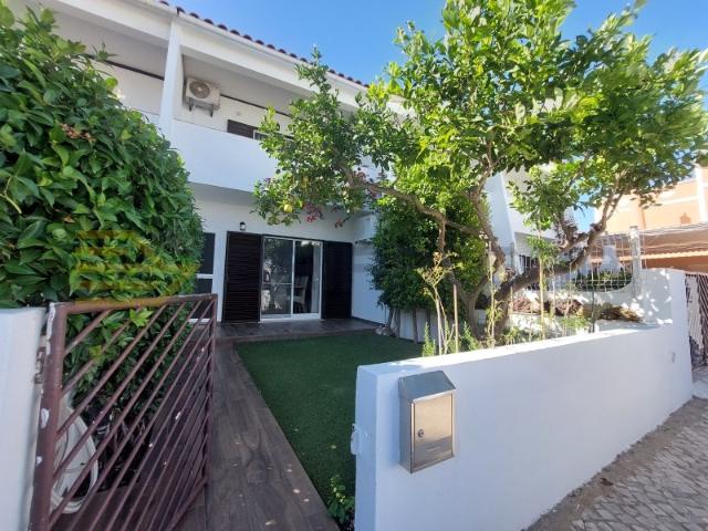Moradia T2+1 na zona balnear da Manta Rota