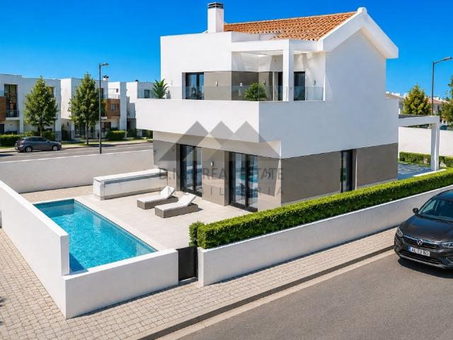 Moradia T2+1 Nova com Piscina em Casas da Audiência Monte Go. 134m² Castro Marim