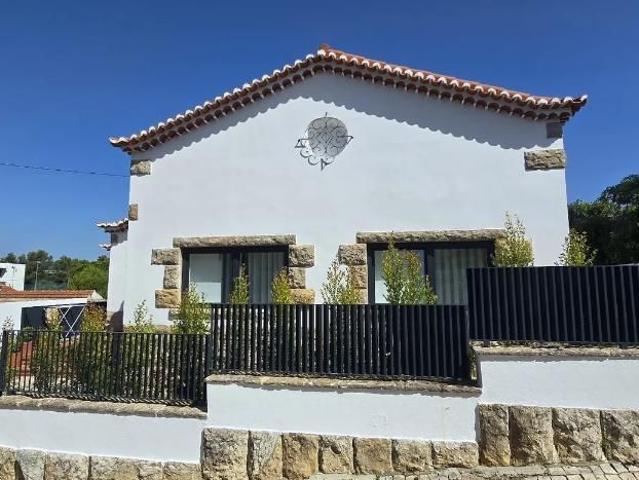 Moradia T2+1 para arrendamento em São João do Estoril
