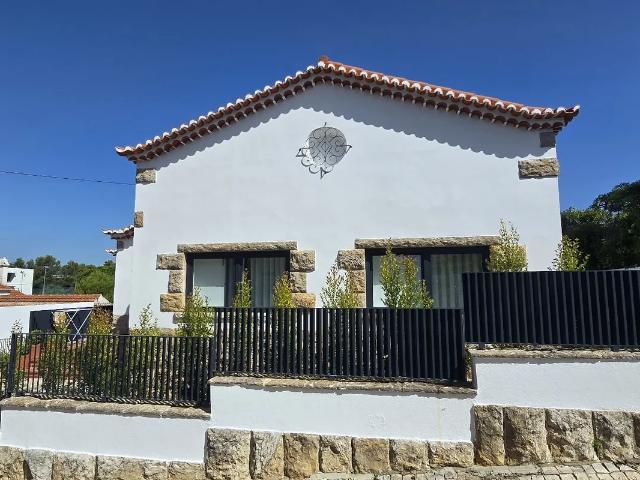 Moradia T2+1 para arrendamento em São João do Estoril
