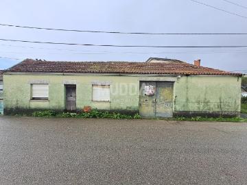 Moradia T2+1 para restauro a 10min Aveiro