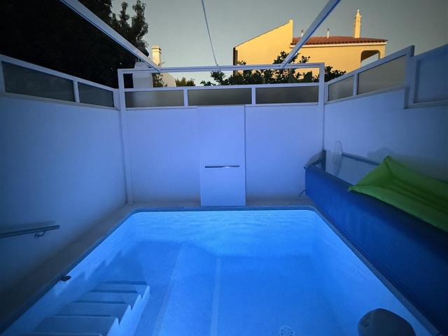 Moradia T2+1 remodelada com piscina de sal, energia solar e. 120m² Tavira Santa Maria