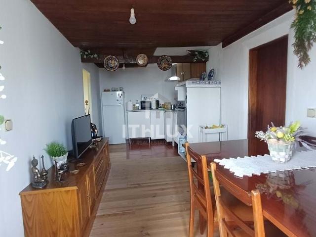 Moradia T2+1 Renovada com Terraço e Vista Panorâmica – São Pedro do Sul