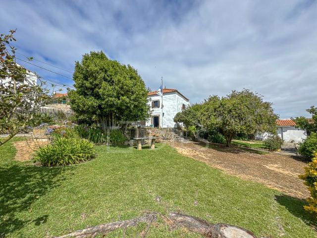 Moradia T2+1, rústica, isolada, situado na Baleia, Mafra
