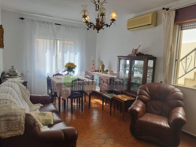 Moradia T2+2 com quintal e terraço, Azinhal