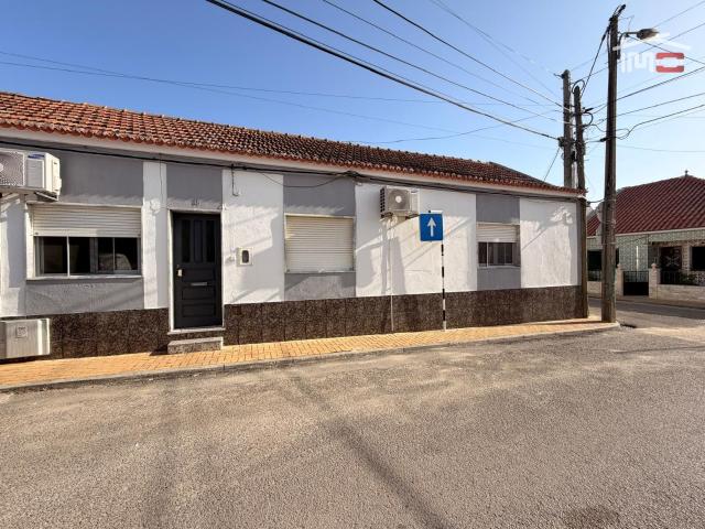 Moradia T4 Bairro do Areias, Mobilada, Garagem, Terraço e Sotão