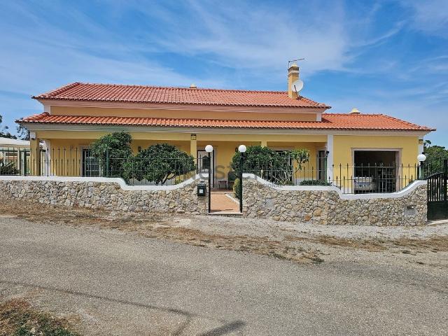 Moradia T2+2 em Reguengo Grande 154m² Reguengo Grande