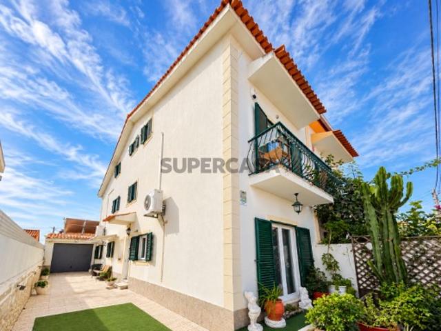 Moradia T2+2 na Quinta do Conde, Sesimbra, Setúbal