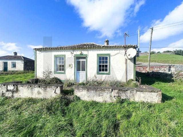 Moradia T2 Malbusca, Santo Espírito