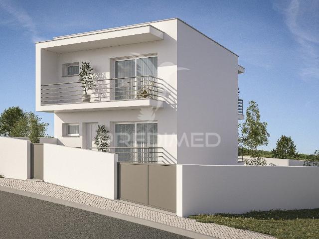 Moradia T2 Moderna em Construção em Nazaré para comprar