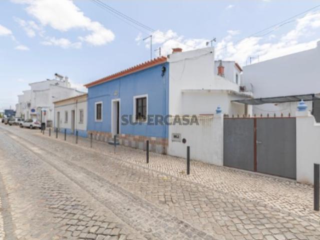 MORADIA T2 NA LUZ, LAGOS EXCELENTE OPORTUNIDADE DE INVESTIMENTO
