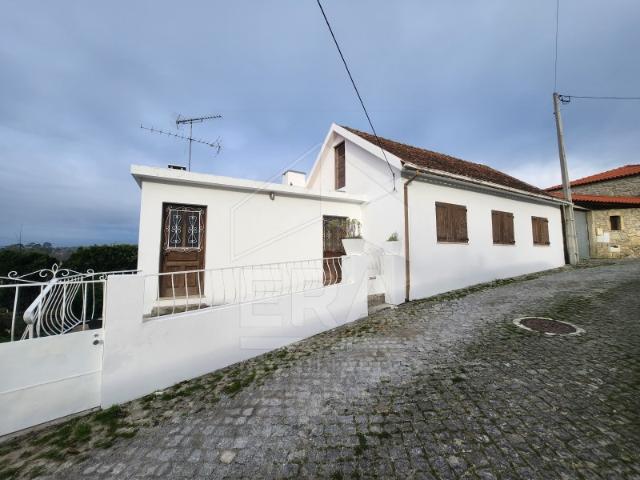 Moradia T2, Neves Vila de Punhe
