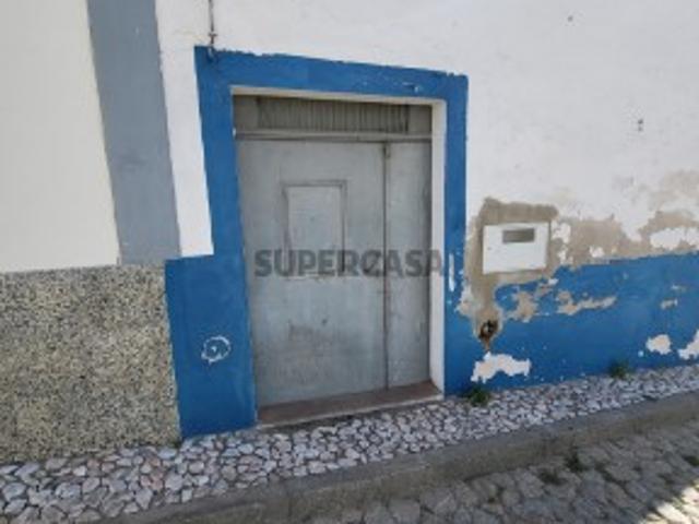 Moradia T2 no centro Histórico da Vila de Redondo