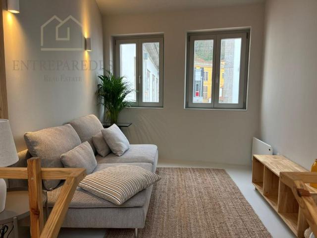 Moradia T2 no Largo do Adro, próxima ao Rio Douro, com Al, p. 77m² Lordelo do ouro e massarelos