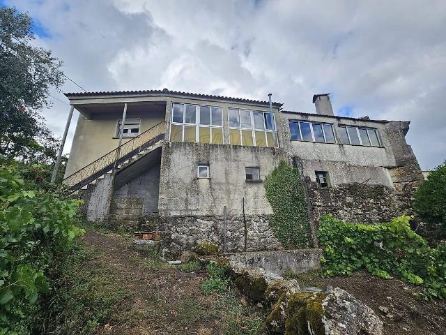 Moradia T2 à venda em Cota, Viseu RE/MAX Portugal
