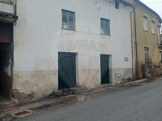 Moradia T2 à venda em Covas e Vila Nova de Oliveirinha, Tábua RE/MAX Portugal