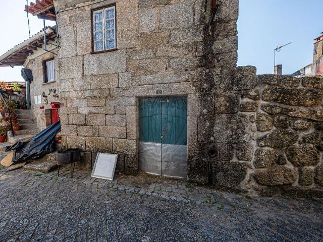 Moradia T2 à venda em Cabanas de Viriato, Carregal do Sal RE/MAX Portugal